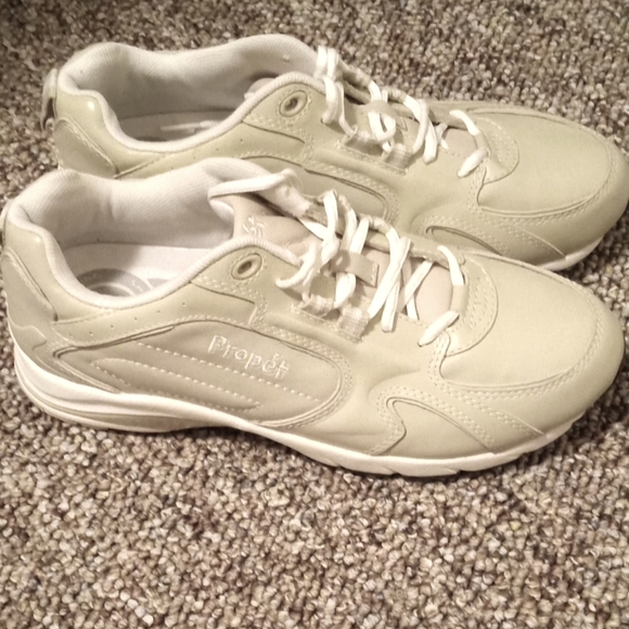 Propet Venus Walking Shoes - Picture 2 of 6